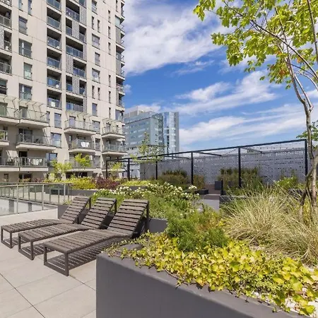 Sokolska 30 Towers - Klimatyzacja- Lux- Parking- Sauna- Gym -and The View アパート
