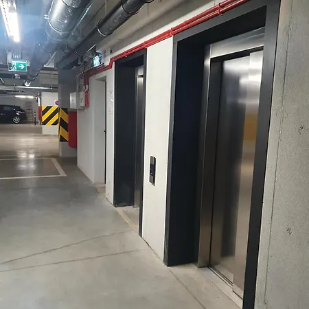 Sokolska 30 Towers - New- Lux- Parking- Sauna- Gym -and The View 公寓