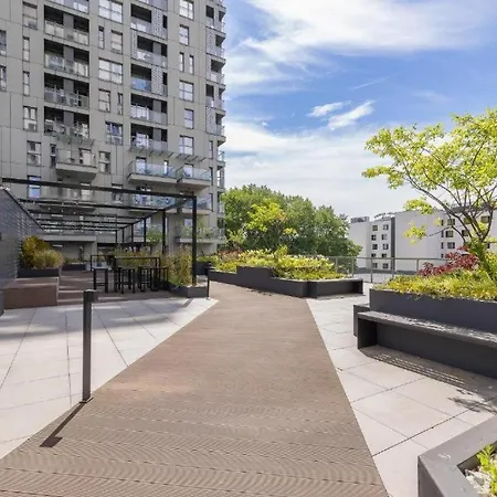 公寓 Sokolska 30 Towers - New- Lux- Parking- Sauna- Gym -and The View 卡托维兹