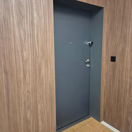 Sokolska 30 Towers - New- Lux- Parking- Sauna- Gym -and The View 公寓