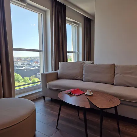 アパート Sokolska 30 Towers - Klimatyzacja- Lux- Parking- Sauna- Gym -and The View カトヴィツェ