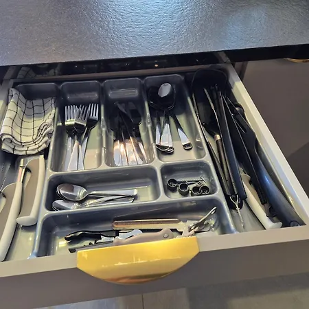 Sokolska 30 Towers - New- Lux- Parking- Sauna- Gym -and The View 卡托维兹