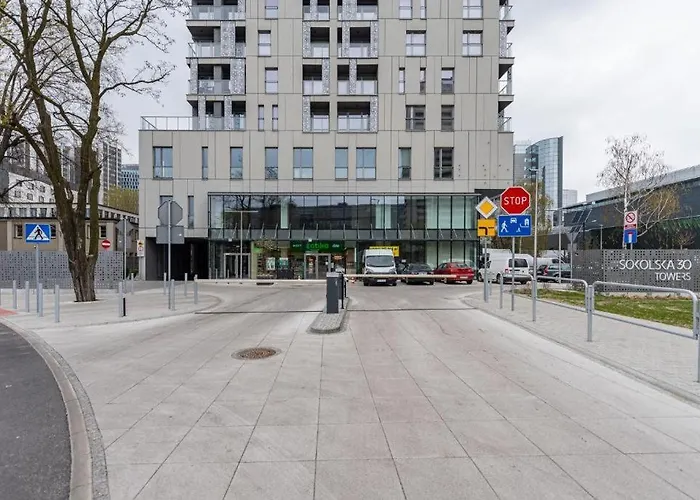 Sokolska 30 Towers - New- Lux- Parking- Sauna- Gym -and The View 아파트 카토비체