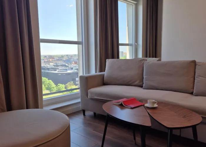 Sokolska 30 Towers - New- Lux- Parking- Sauna- Gym -and The View 아파트