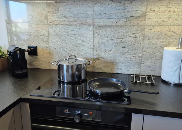 Sokolska 30 Towers - New- Lux- Parking- Sauna- Gym -and The View 카토비체